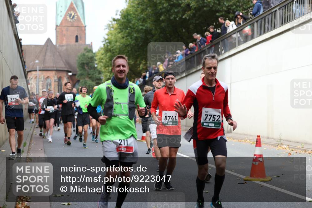 05.10.2025 - 20. swb-Marathon Bremen Michael Strokosch http://msf.ph/oto/9223047 05.10.2025 13:03:52 Laufen 36, 4171, 211, 8741, 7752 meine-sportfotos.de