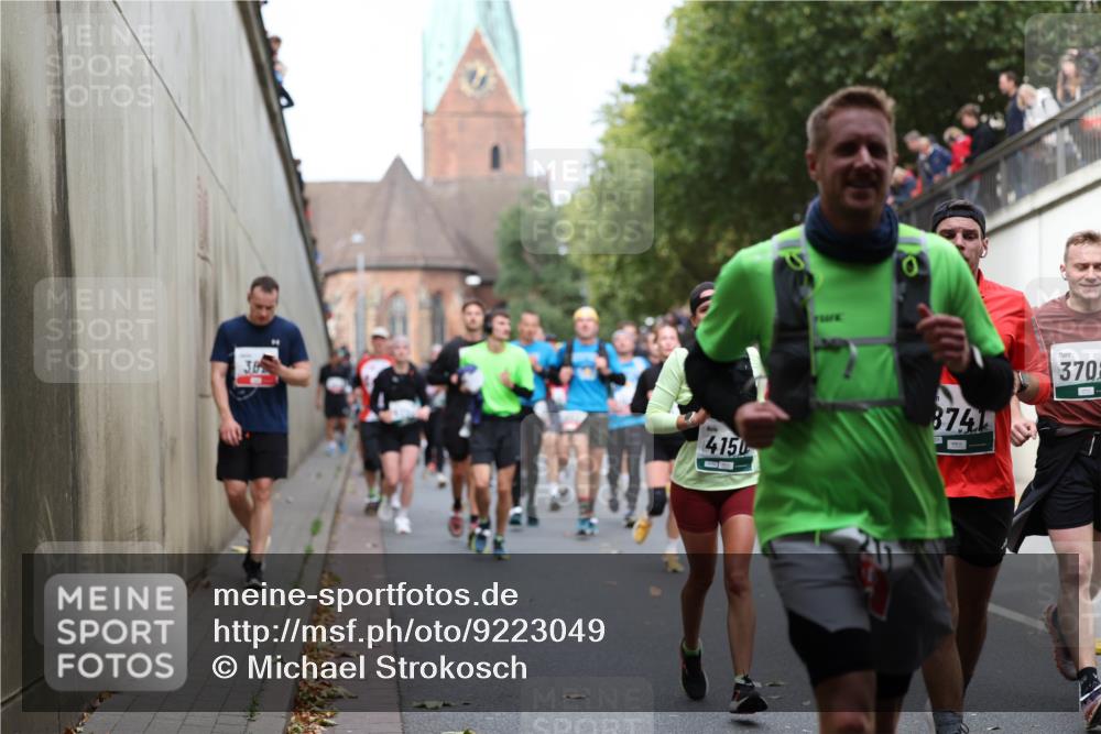 05.10.2025 - 20. swb-Marathon Bremen Michael Strokosch http://msf.ph/oto/9223049 05.10.2025 13:03:52 Laufen 4150, 8741, 370 meine-sportfotos.de