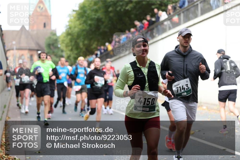 05.10.2025 - 20. swb-Marathon Bremen Michael Strokosch http://msf.ph/oto/9223053 05.10.2025 13:03:54 Laufen 4150, 08358, 7143 meine-sportfotos.de
