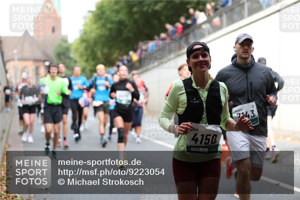 05.10.2025 - 20. swb-Marathon Bremen Michael Strokosch http://msf.ph/oto/9223054 05.10.2025 13:03:54 Laufen 4150, 08358, 7243 meine-sportfotos.de