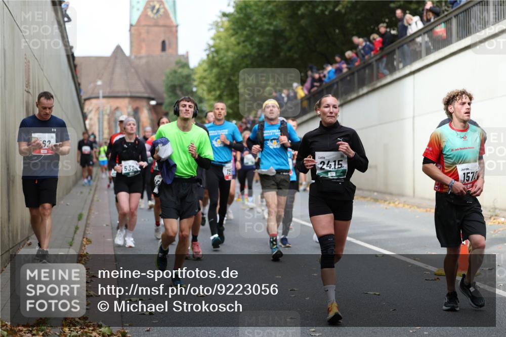 05.10.2025 - 20. swb-Marathon Bremen Michael Strokosch http://msf.ph/oto/9223056 05.10.2025 13:03:55 Laufen 52, 539, 15, 24, 15, 20, 157 meine-sportfotos.de