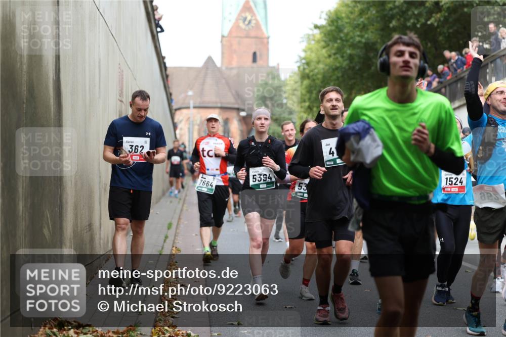 05.10.2025 - 20. swb-Marathon Bremen Michael Strokosch http://msf.ph/oto/9223063 05.10.2025 13:03:56 Laufen 362, 7664, 5394, 41, 1524 meine-sportfotos.de