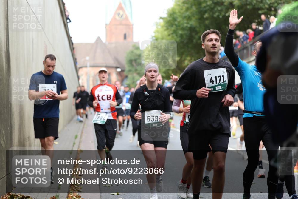 05.10.2025 - 20. swb-Marathon Bremen Michael Strokosch http://msf.ph/oto/9223066 05.10.2025 13:03:57 Laufen 7664, 539, 4171 meine-sportfotos.de