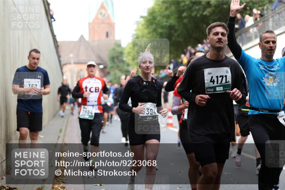 05.10.2025 - 20. swb-Marathon Bremen Michael Strokosch http://msf.ph/oto/9223068 05.10.2025 13:03:57 Laufen 7664, 394, 4171, 07924 meine-sportfotos.de