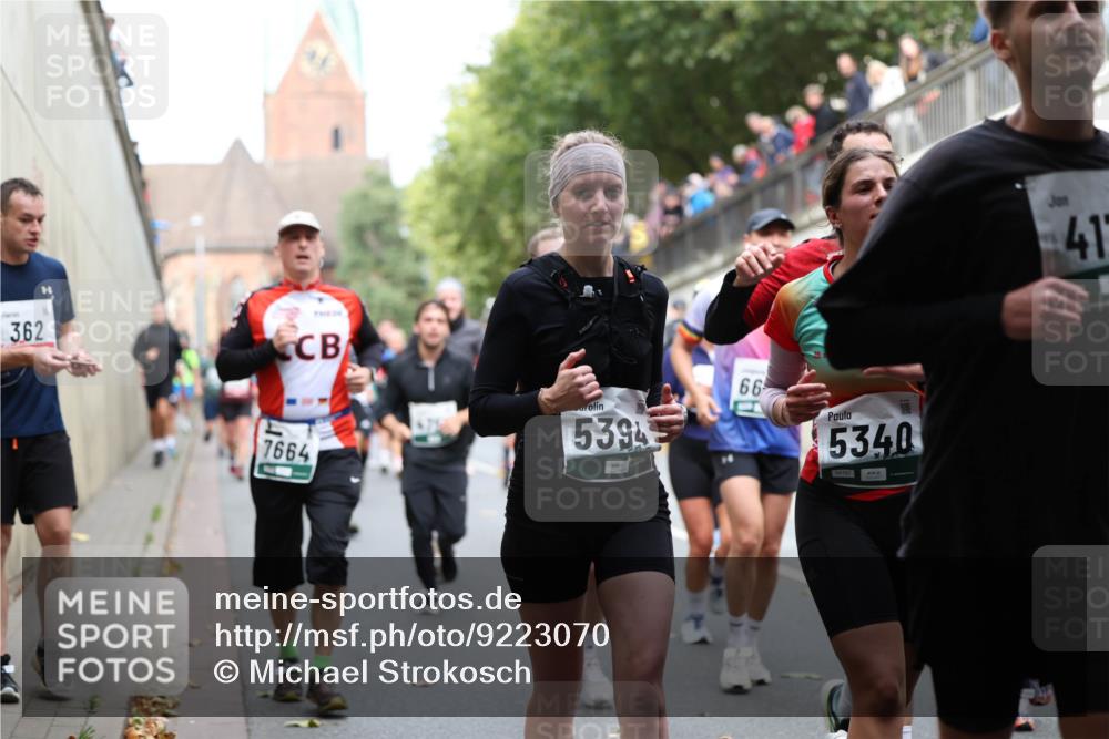 05.10.2025 - 20. swb-Marathon Bremen Michael Strokosch http://msf.ph/oto/9223070 05.10.2025 13:03:58 Laufen 362, 7664, 5394, 66, 19, 5340, 04797, 41 meine-sportfotos.de