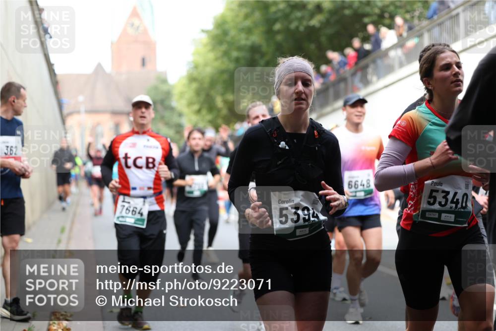 05.10.2025 - 20. swb-Marathon Bremen Michael Strokosch http://msf.ph/oto/9223071 05.10.2025 13:03:58 Laufen 362, 7664, 5394, 6648, 5340, 04797 meine-sportfotos.de