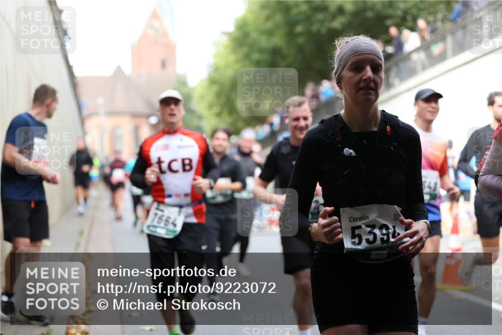 05.10.2025 - 20. swb-Marathon Bremen Michael Strokosch http://msf.ph/oto/9223072 05.10.2025 13:03:59 Laufen 7664, 0, 5398 meine-sportfotos.de