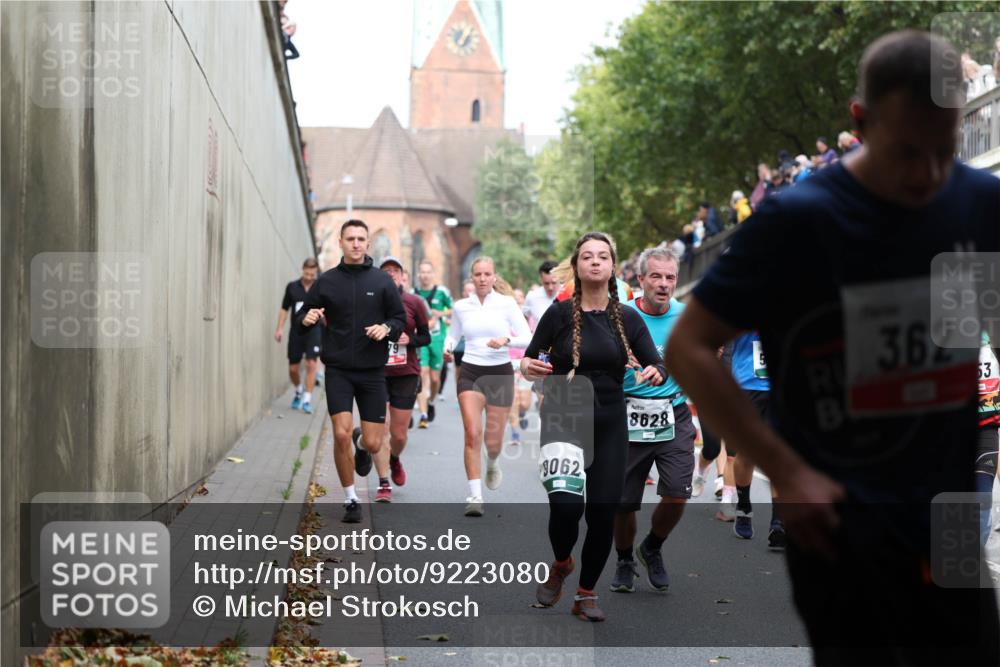05.10.2025 - 20. swb-Marathon Bremen Michael Strokosch http://msf.ph/oto/9223080 05.10.2025 13:04:02 Laufen 1062, 8628, 362, 53 meine-sportfotos.de