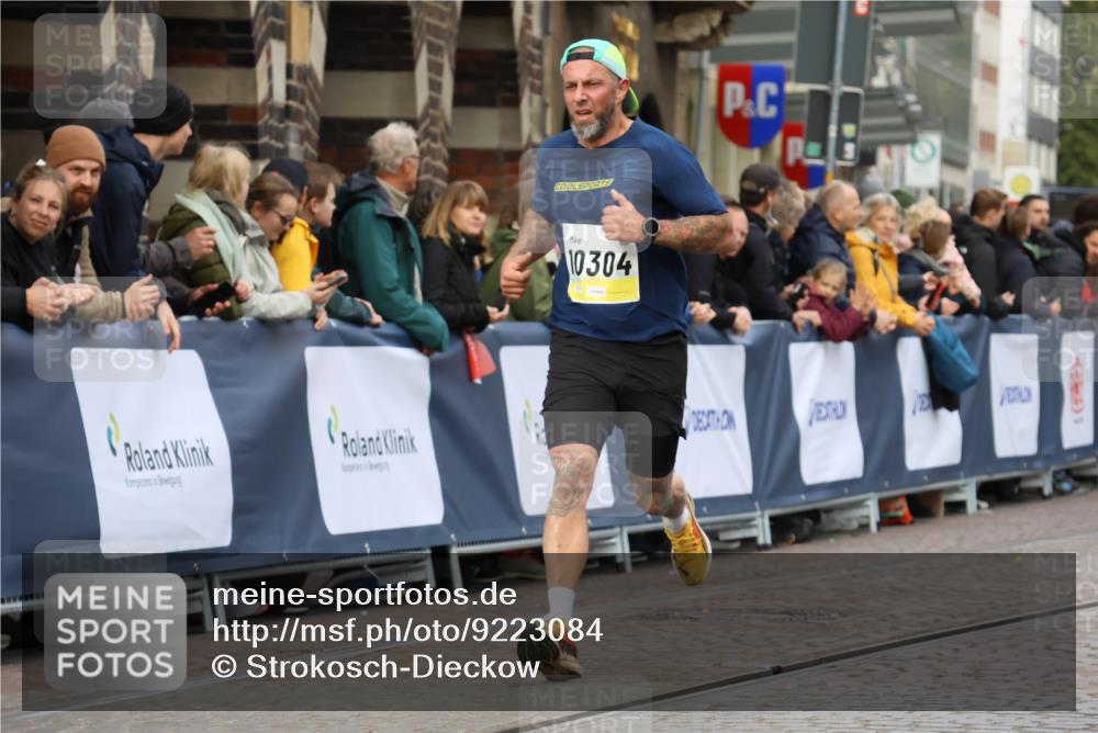 05.10.2025 - 20. swb-Marathon Bremen Strokosch-Dieckow http://msf.ph/oto/9223084 05.10.2025 10:43:36 Ziel 9545, 10304 meine-sportfotos.de