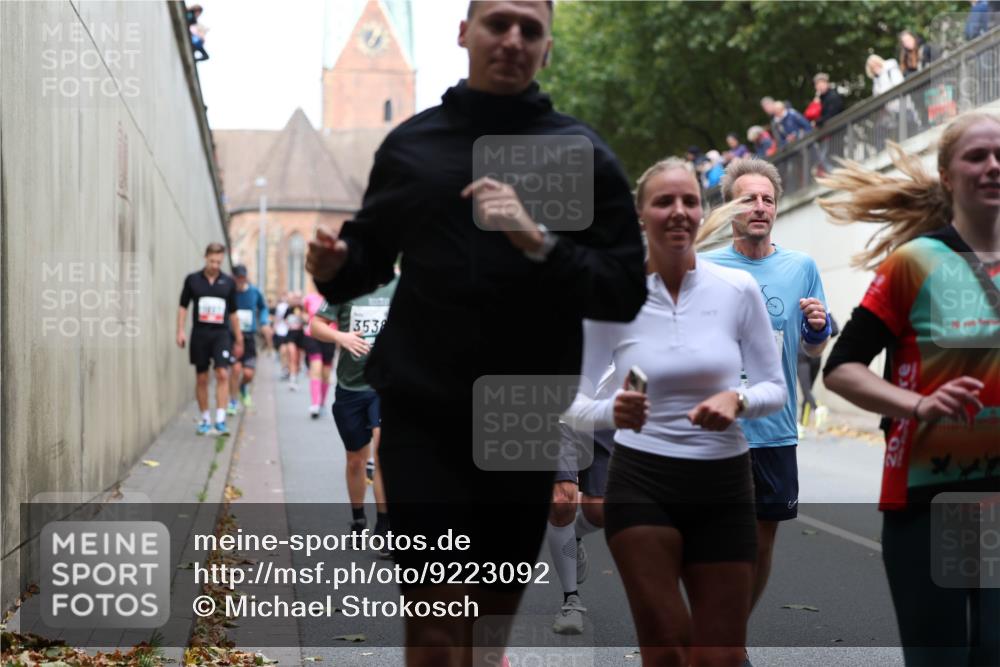 05.10.2025 - 20. swb-Marathon Bremen Michael Strokosch http://msf.ph/oto/9223092 05.10.2025 13:04:05 Laufen 3538 meine-sportfotos.de