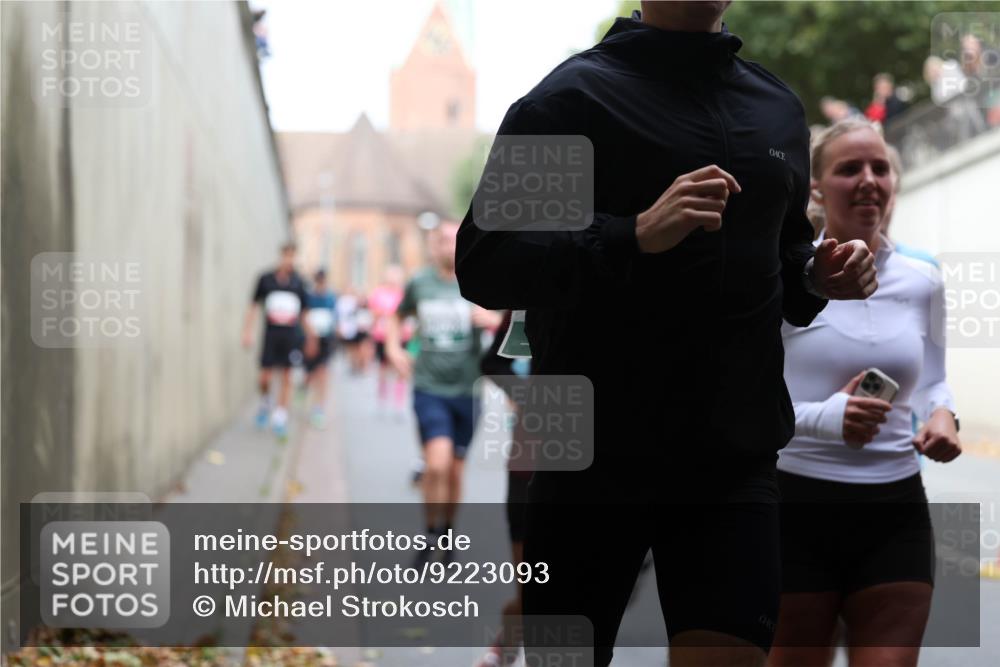 05.10.2025 - 20. swb-Marathon Bremen Michael Strokosch http://msf.ph/oto/9223093 05.10.2025 13:04:06 Laufen  meine-sportfotos.de