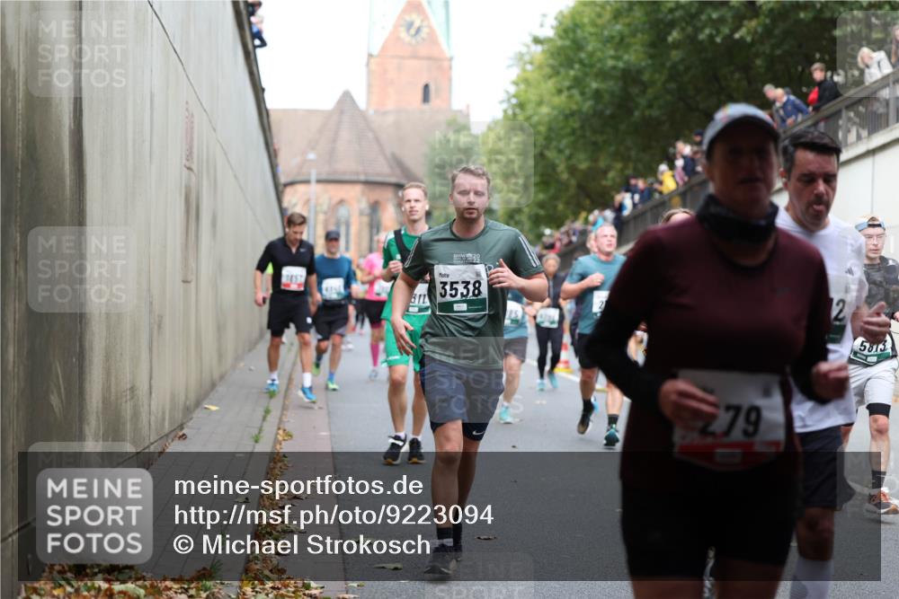05.10.2025 - 20. swb-Marathon Bremen Michael Strokosch http://msf.ph/oto/9223094 05.10.2025 13:04:06 Laufen 1457, 20, 3538, 2, 79, 12, 5813 meine-sportfotos.de