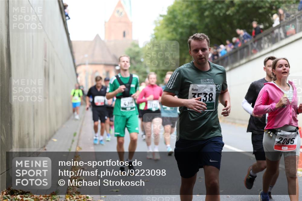 05.10.2025 - 20. swb-Marathon Bremen Michael Strokosch http://msf.ph/oto/9223098 05.10.2025 13:04:07 Laufen 430, 20, 22, 538, 2085 meine-sportfotos.de