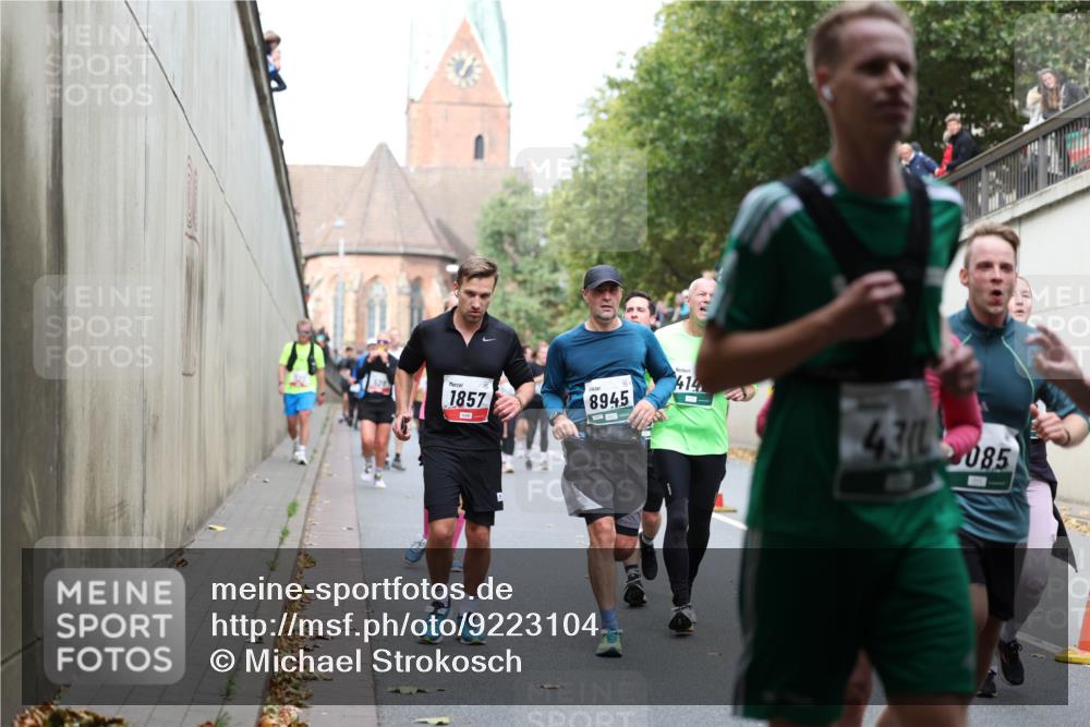 05.10.2025 - 20. swb-Marathon Bremen Michael Strokosch http://msf.ph/oto/9223104 05.10.2025 13:04:09 Laufen 1857, 8945, 414, 4316, 085 meine-sportfotos.de
