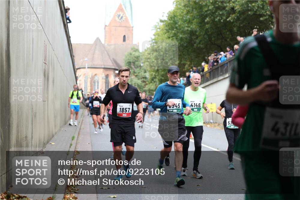 05.10.2025 - 20. swb-Marathon Bremen Michael Strokosch http://msf.ph/oto/9223105 05.10.2025 13:04:10 Laufen 1857, 945, 4146, 53, 4311 meine-sportfotos.de