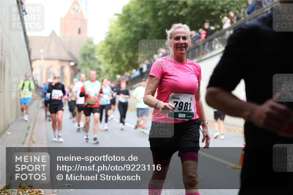 05.10.2025 - 20. swb-Marathon Bremen Michael Strokosch http://msf.ph/oto/9223116 05.10.2025 13:04:13 Laufen 7981 meine-sportfotos.de