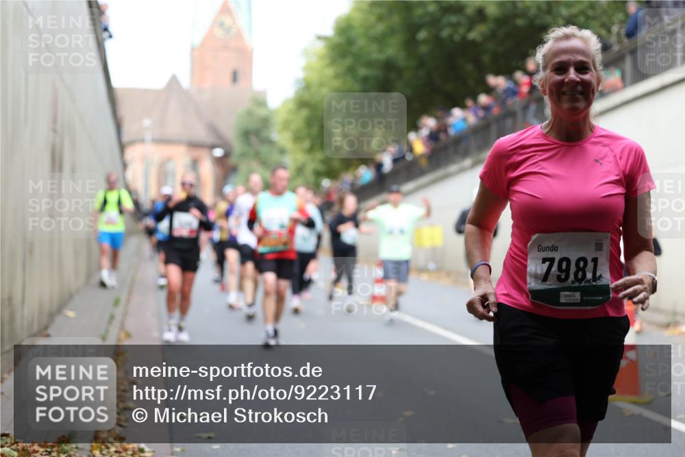 05.10.2025 - 20. swb-Marathon Bremen Michael Strokosch http://msf.ph/oto/9223117 05.10.2025 13:04:13 Laufen 7981 meine-sportfotos.de