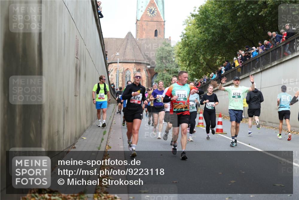 05.10.2025 - 20. swb-Marathon Bremen Michael Strokosch http://msf.ph/oto/9223118 05.10.2025 13:04:14 Laufen 3875, 1127, 526, 73, 481, 5522, 4336, 2025 meine-sportfotos.de