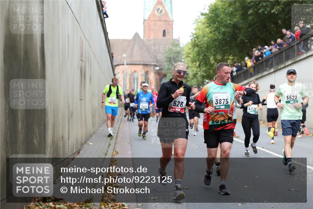 05.10.2025 - 20. swb-Marathon Bremen Michael Strokosch http://msf.ph/oto/9223125 05.10.2025 13:04:15 Laufen 1127, 7517, 526, 20, 3875, 4336, 5522, 2026 meine-sportfotos.de