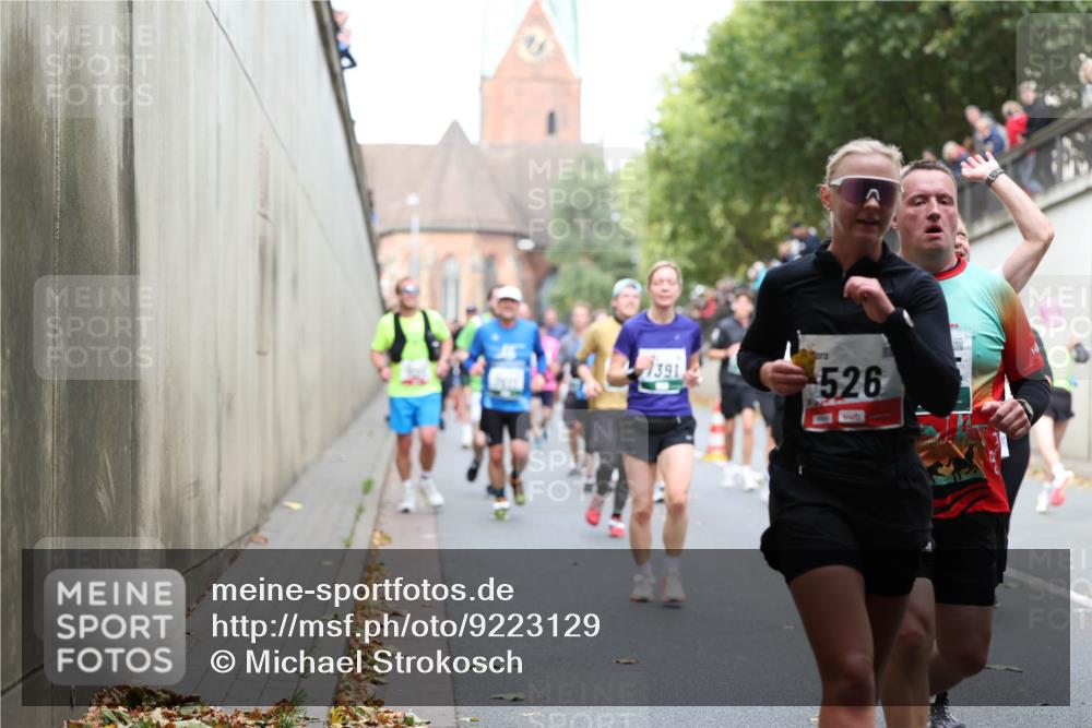 05.10.2025 - 20. swb-Marathon Bremen Michael Strokosch http://msf.ph/oto/9223129 05.10.2025 13:04:16 Laufen 1391, 526, 245 meine-sportfotos.de