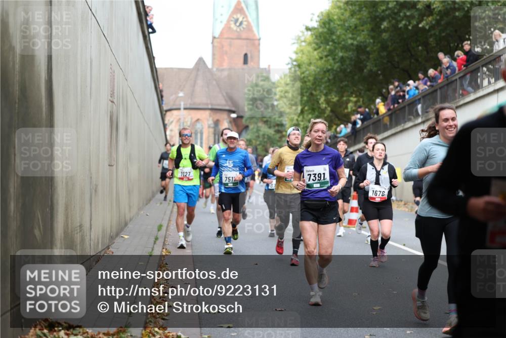 05.10.2025 - 20. swb-Marathon Bremen Michael Strokosch http://msf.ph/oto/9223131 05.10.2025 13:04:17 Laufen 1127, 7512, 7391, 1676 meine-sportfotos.de