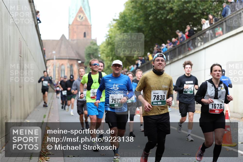 05.10.2025 - 20. swb-Marathon Bremen Michael Strokosch http://msf.ph/oto/9223138 05.10.2025 13:04:19 Laufen 112, 7517, 7830, 7515, 1676 meine-sportfotos.de