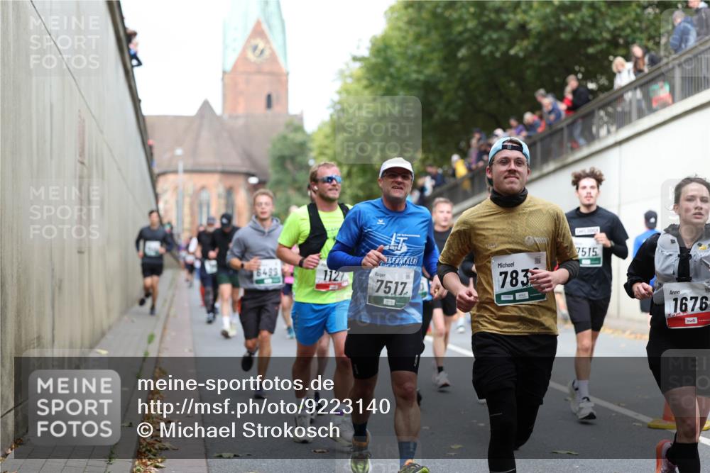 05.10.2025 - 20. swb-Marathon Bremen Michael Strokosch http://msf.ph/oto/9223140 05.10.2025 13:04:19 Laufen 8499, 1127, 2687, 7517, 783, 7515, 1676 meine-sportfotos.de