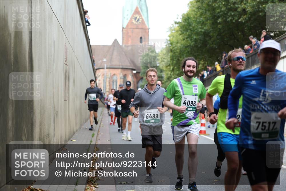 05.10.2025 - 20. swb-Marathon Bremen Michael Strokosch http://msf.ph/oto/9223144 05.10.2025 13:04:20 Laufen 6499, 4096, 2025, 17, 7517 meine-sportfotos.de