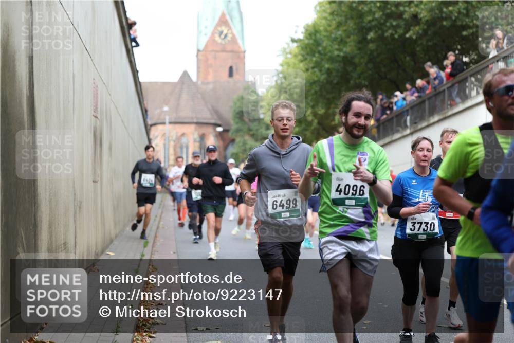 05.10.2025 - 20. swb-Marathon Bremen Michael Strokosch http://msf.ph/oto/9223147 05.10.2025 13:04:21 Laufen 6499, 4096, 3730 meine-sportfotos.de