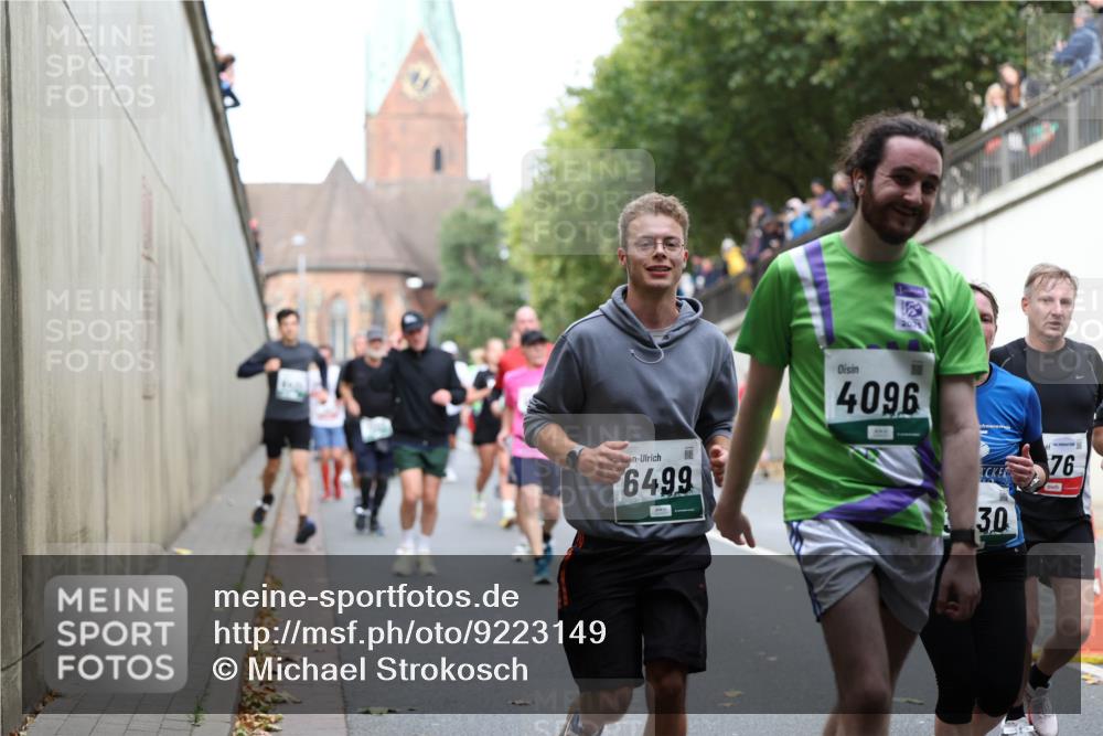 05.10.2025 - 20. swb-Marathon Bremen Michael Strokosch http://msf.ph/oto/9223149 05.10.2025 13:04:21 Laufen 6499, 2025, 4096, 30, 76 meine-sportfotos.de