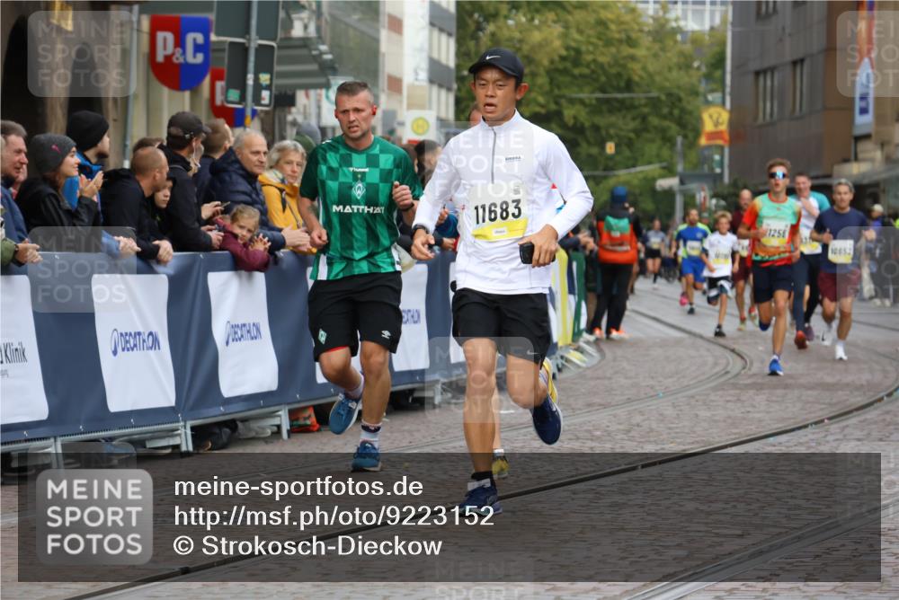 05.10.2025 - 20. swb-Marathon Bremen Strokosch-Dieckow http://msf.ph/oto/9223152 05.10.2025 10:43:55 Ziel 9170, 9865, 11256, 11683 meine-sportfotos.de