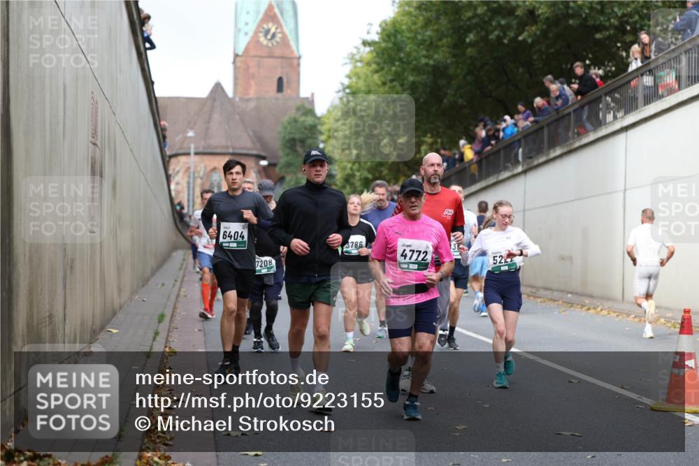 05.10.2025 - 20. swb-Marathon Bremen Michael Strokosch http://msf.ph/oto/9223155 05.10.2025 13:04:23 Laufen 6404, 7208, 3786, 4772, 52 meine-sportfotos.de