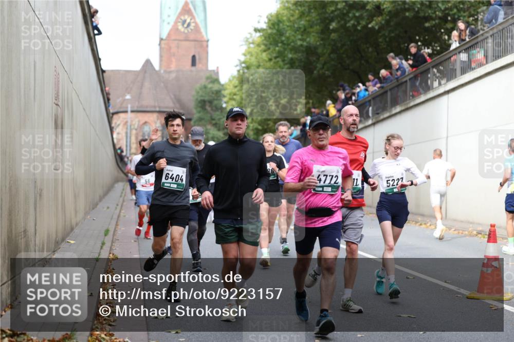 05.10.2025 - 20. swb-Marathon Bremen Michael Strokosch http://msf.ph/oto/9223157 05.10.2025 13:04:24 Laufen 6404, 4772, 11, 5227 meine-sportfotos.de
