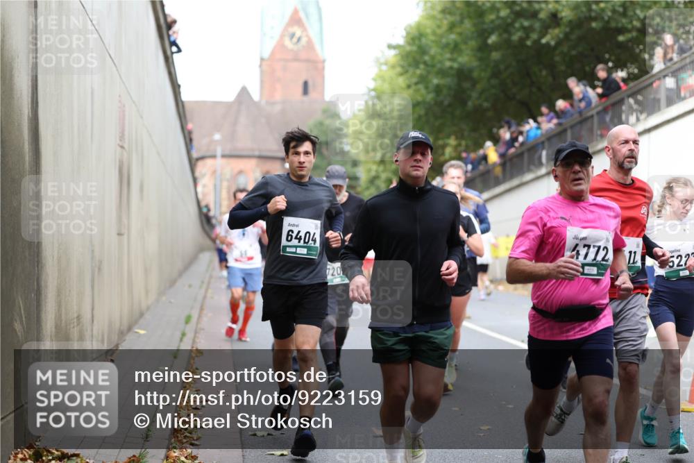 05.10.2025 - 20. swb-Marathon Bremen Michael Strokosch http://msf.ph/oto/9223159 05.10.2025 13:04:24 Laufen 6404, 720, 4772, 11, 522 meine-sportfotos.de