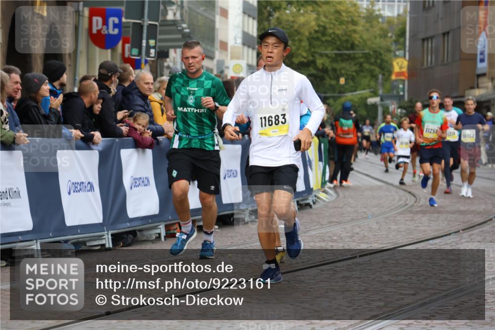 05.10.2025 - 20. swb-Marathon Bremen Strokosch-Dieckow http://msf.ph/oto/9223161 05.10.2025 10:43:55 Ziel 9170, 9865, 11256, 11683 meine-sportfotos.de