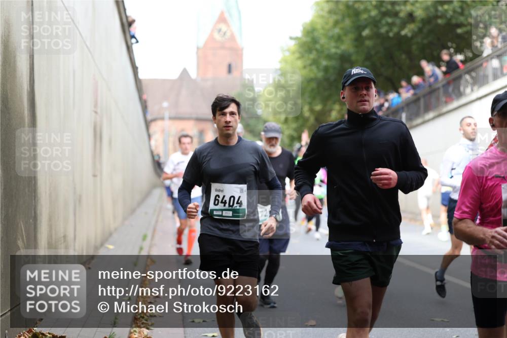 05.10.2025 - 20. swb-Marathon Bremen Michael Strokosch http://msf.ph/oto/9223162 05.10.2025 13:04:25 Laufen 6404 meine-sportfotos.de