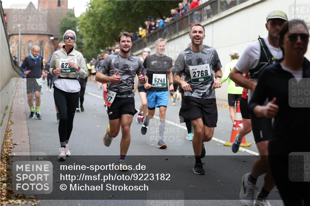 05.10.2025 - 20. swb-Marathon Bremen Michael Strokosch http://msf.ph/oto/9223182 05.10.2025 13:04:50 Laufen 55, 62, 27, 5249, 2769 meine-sportfotos.de