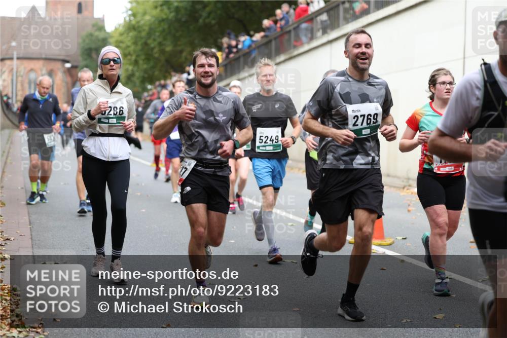 05.10.2025 - 20. swb-Marathon Bremen Michael Strokosch http://msf.ph/oto/9223183 05.10.2025 13:04:50 Laufen 551, 286, 40, 5249, 2769 meine-sportfotos.de