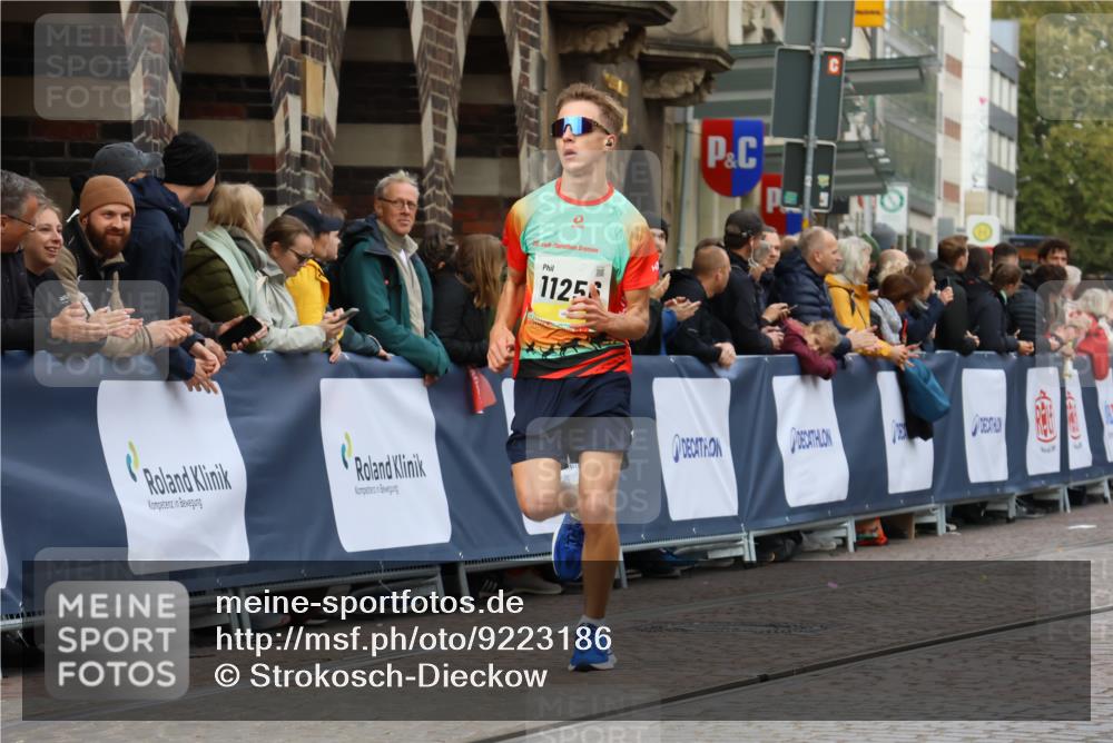 05.10.2025 - 20. swb-Marathon Bremen Strokosch-Dieckow http://msf.ph/oto/9223186 05.10.2025 10:44:00 Ziel 9614, 9865, 9919, 10351, 10652, 10780, 11256, 11316, 11503 meine-sportfotos.de