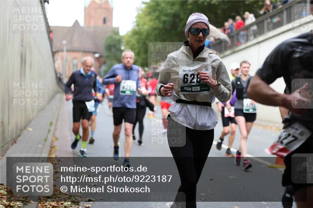 05.10.2025 - 20. swb-Marathon Bremen Michael Strokosch http://msf.ph/oto/9223187 05.10.2025 13:04:51 Laufen 6261, 628, 09743, 305 meine-sportfotos.de