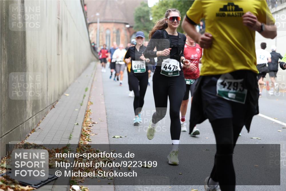 05.10.2025 - 20. swb-Marathon Bremen Michael Strokosch http://msf.ph/oto/9223199 05.10.2025 13:04:58 Laufen 4861, 4476, 4293, 42 meine-sportfotos.de
