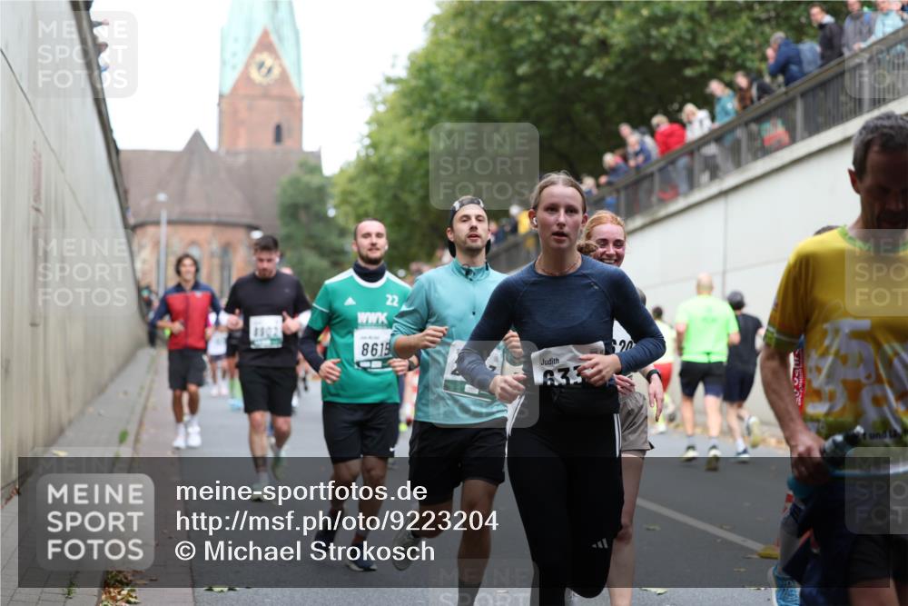 05.10.2025 - 20. swb-Marathon Bremen Michael Strokosch http://msf.ph/oto/9223204 05.10.2025 13:05:07 Laufen 8615, 22, 633 meine-sportfotos.de