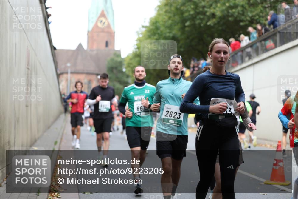 05.10.2025 - 20. swb-Marathon Bremen Michael Strokosch http://msf.ph/oto/9223205 05.10.2025 13:05:07 Laufen 861, 2623, 33 meine-sportfotos.de