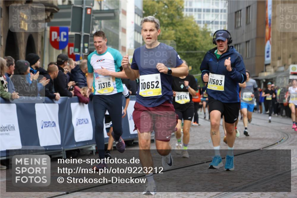 05.10.2025 - 20. swb-Marathon Bremen Strokosch-Dieckow http://msf.ph/oto/9223212 05.10.2025 10:44:03 Ziel 9614, 9919, 10351, 10649, 10652, 10780, 11316, 11503, 11645 meine-sportfotos.de