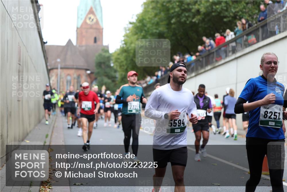 05.10.2025 - 20. swb-Marathon Bremen Michael Strokosch http://msf.ph/oto/9223225 05.10.2025 13:05:16 Laufen 2321, 5594, 8251 meine-sportfotos.de