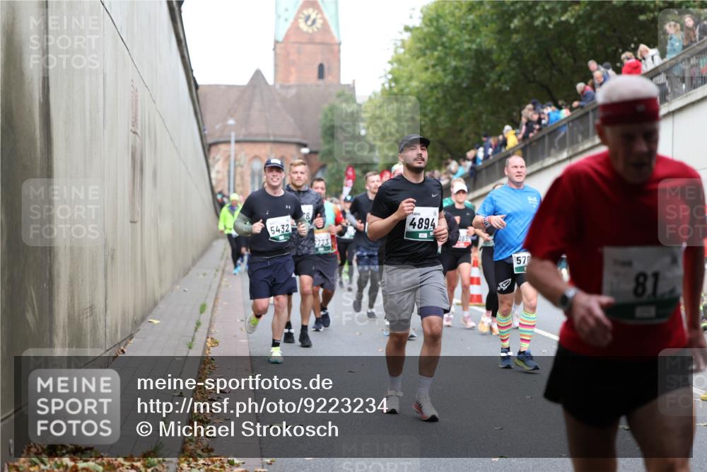 05.10.2025 - 20. swb-Marathon Bremen Michael Strokosch http://msf.ph/oto/9223234 05.10.2025 13:05:20 Laufen 5432, 723, 4894, 085, 57, 81 meine-sportfotos.de