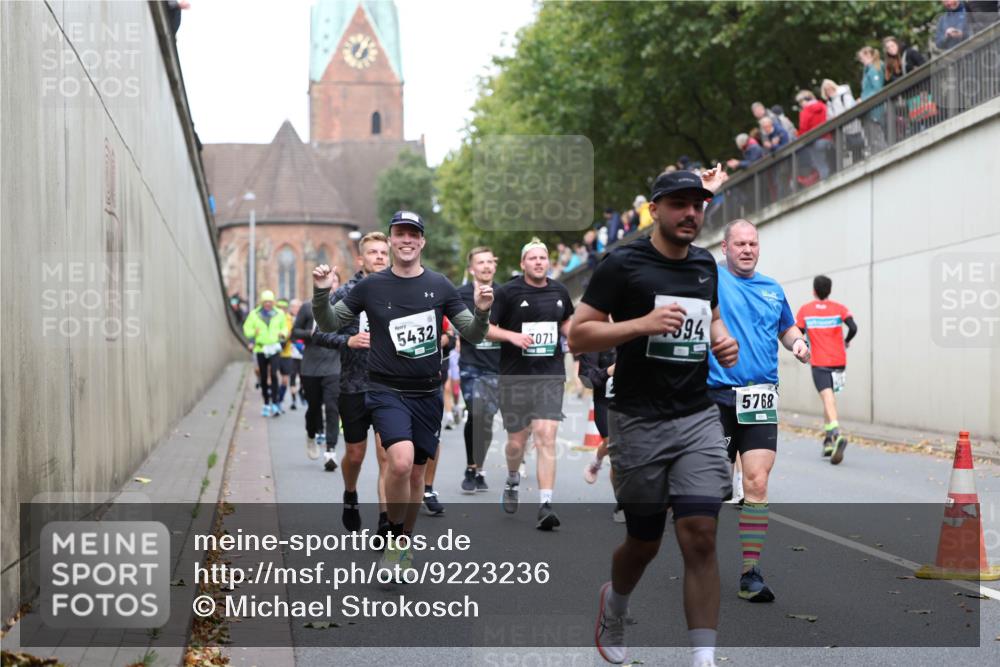05.10.2025 - 20. swb-Marathon Bremen Michael Strokosch http://msf.ph/oto/9223236 05.10.2025 13:05:21 Laufen 5432, 3071, 394, 5768 meine-sportfotos.de