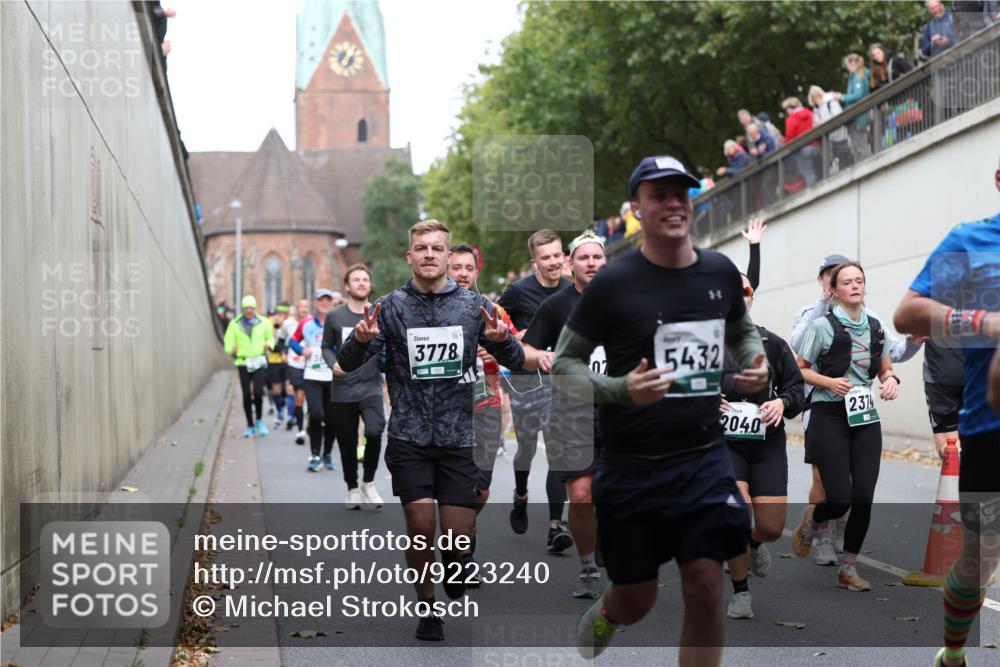 05.10.2025 - 20. swb-Marathon Bremen Michael Strokosch http://msf.ph/oto/9223240 05.10.2025 13:05:22 Laufen 3778, 07, 5432, 2040, 2374 meine-sportfotos.de