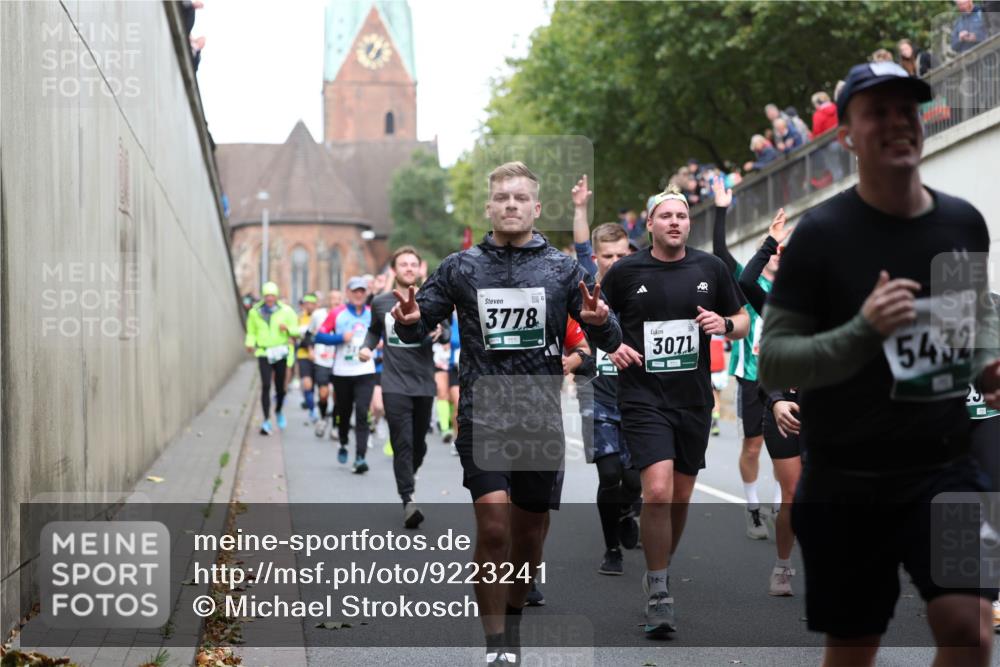 05.10.2025 - 20. swb-Marathon Bremen Michael Strokosch http://msf.ph/oto/9223241 05.10.2025 13:05:23 Laufen 3778, 3071, 5432 meine-sportfotos.de