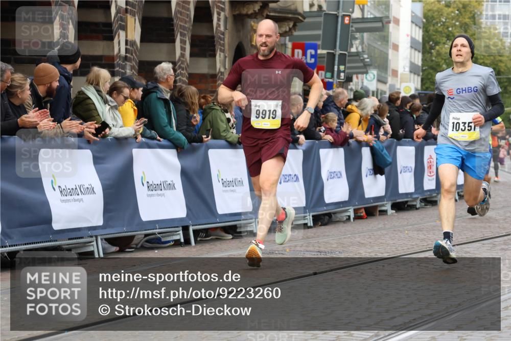 05.10.2025 - 20. swb-Marathon Bremen Strokosch-Dieckow http://msf.ph/oto/9223260 05.10.2025 10:44:08 Ziel 9614, 9919, 10044, 10348, 10351, 10649, 11316, 11503, 11645, 11648 meine-sportfotos.de